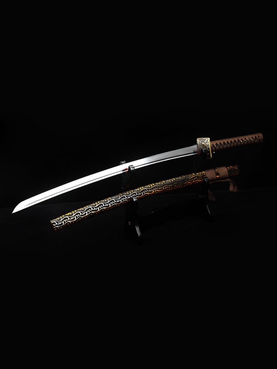 Japanese samurai sword with 1095 steel blade, hand carved dragon exquisite sheath