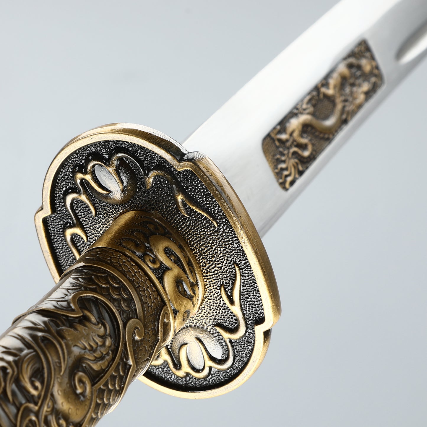 Chinese straight knife Tang knife film and television knife decoration knife 1095 steel manufacturing dragon pattern scabbard