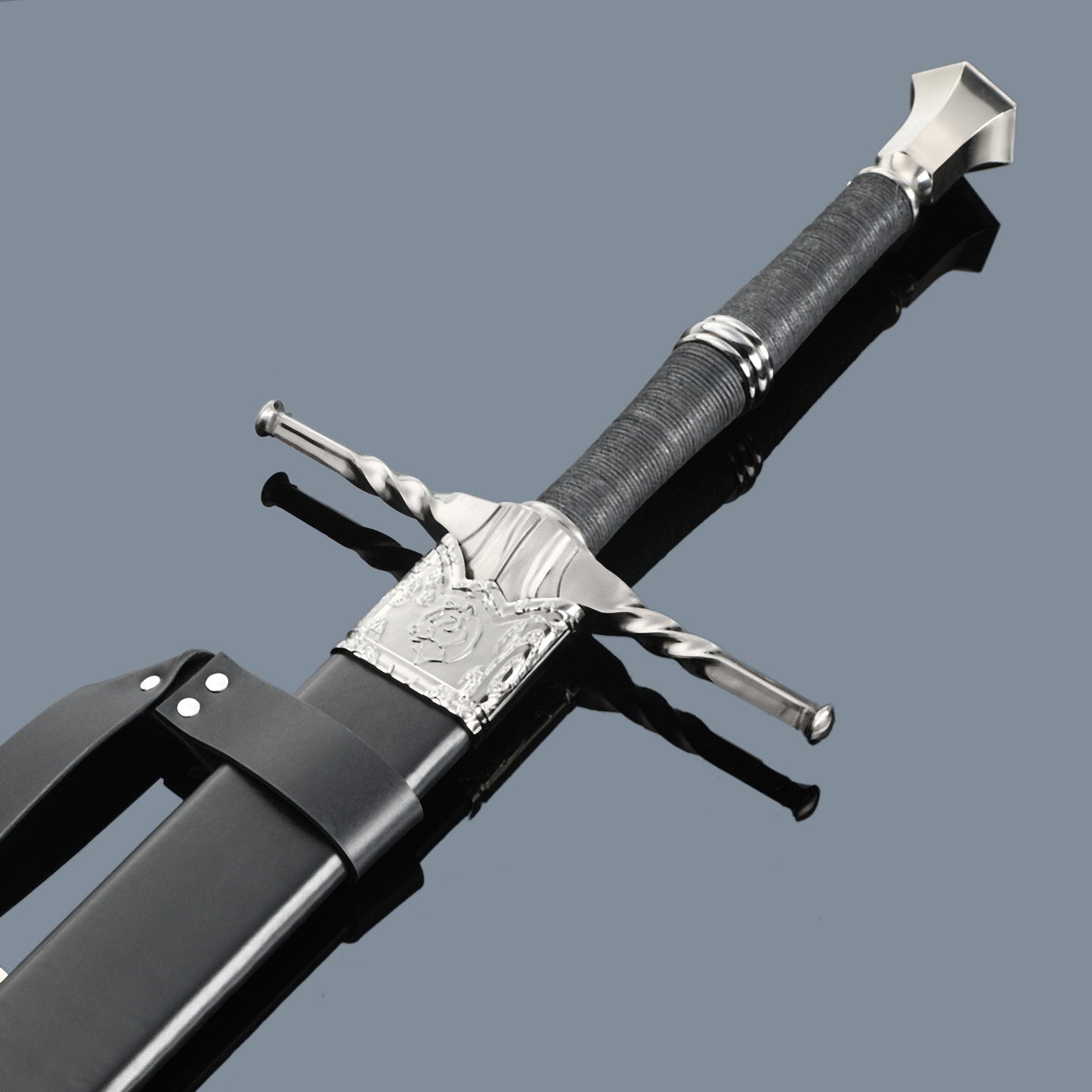 (26)EUROPEAN SWORD