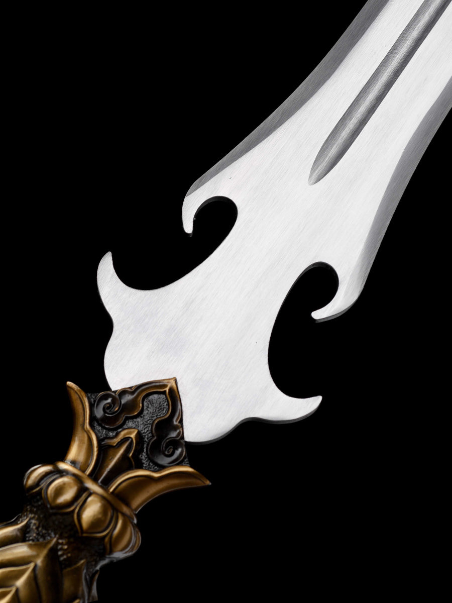 Eighteen weapons: Lotus Spear 111