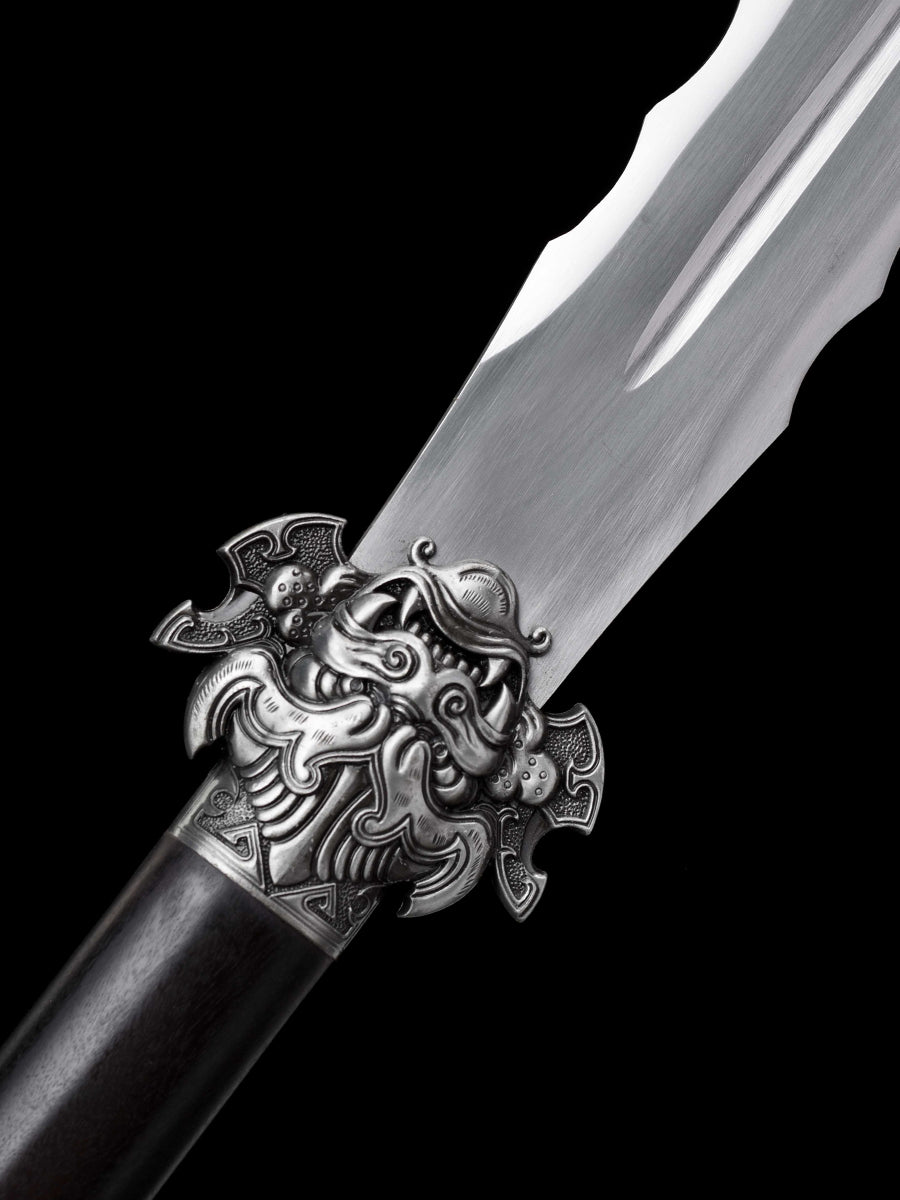 Eighteen weapons for decoration and collection, dragon singing spear