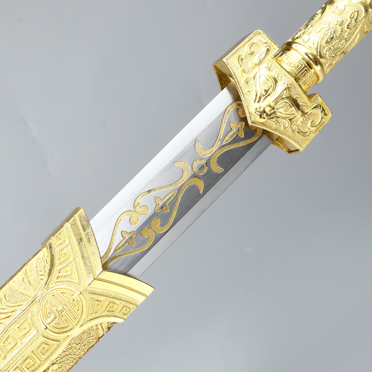 Chinese handmade straight double-edged sword 1095 high manganese steel gold sheath