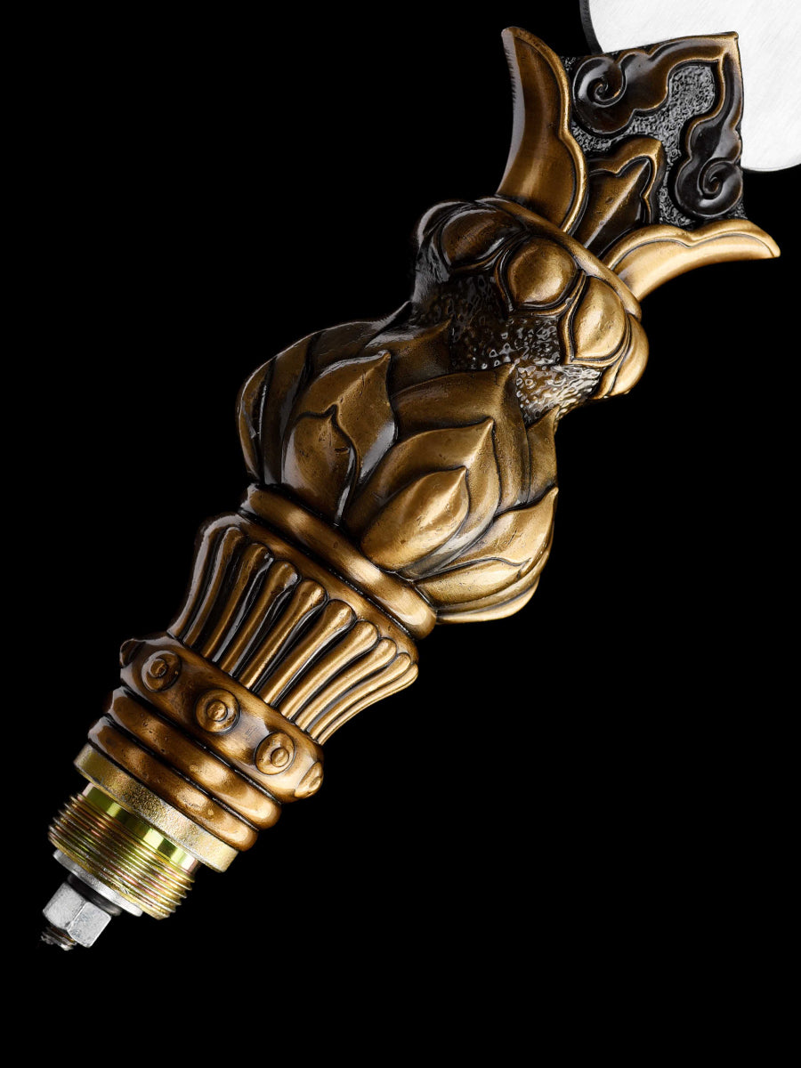 Eighteen weapons: Lotus Spear 111