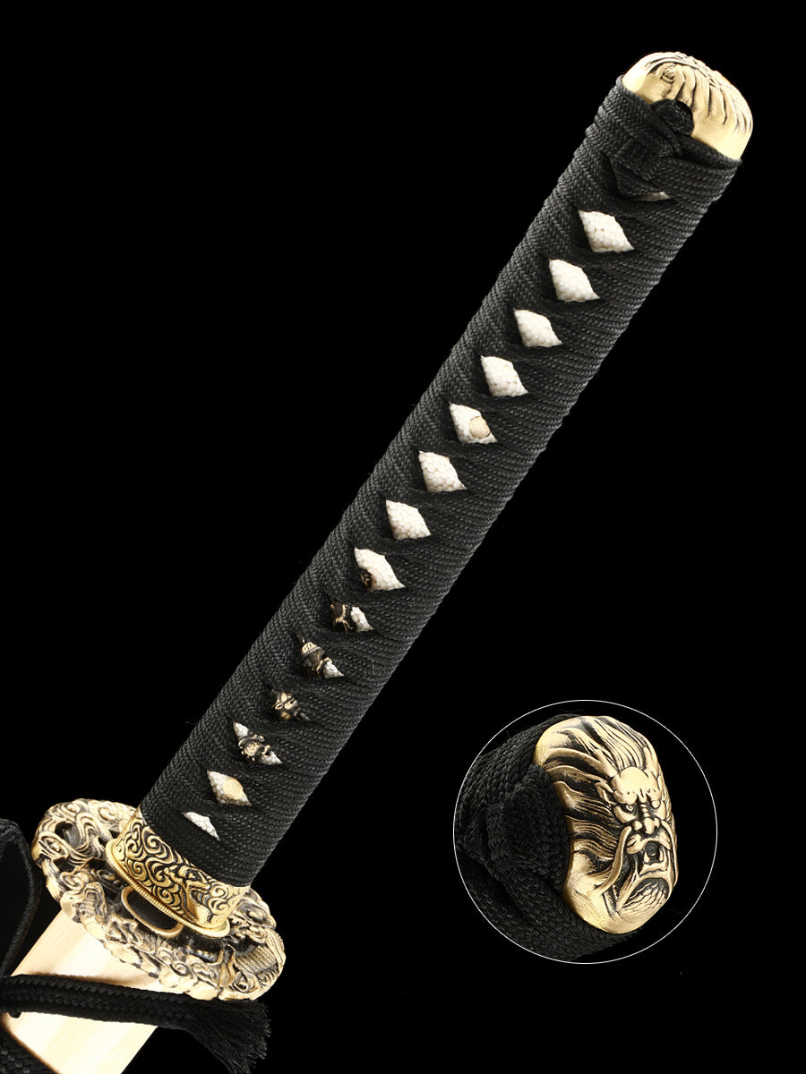 Aut Japanese knife made of Damascus steel with twisted patterns, hand forged and sharpened(79)