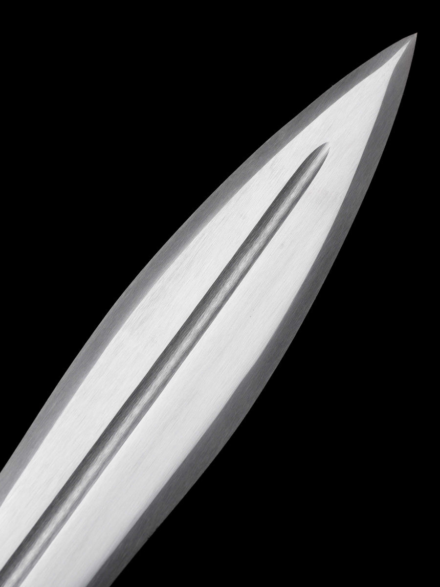 Eighteen weapons: Lotus Spear 111