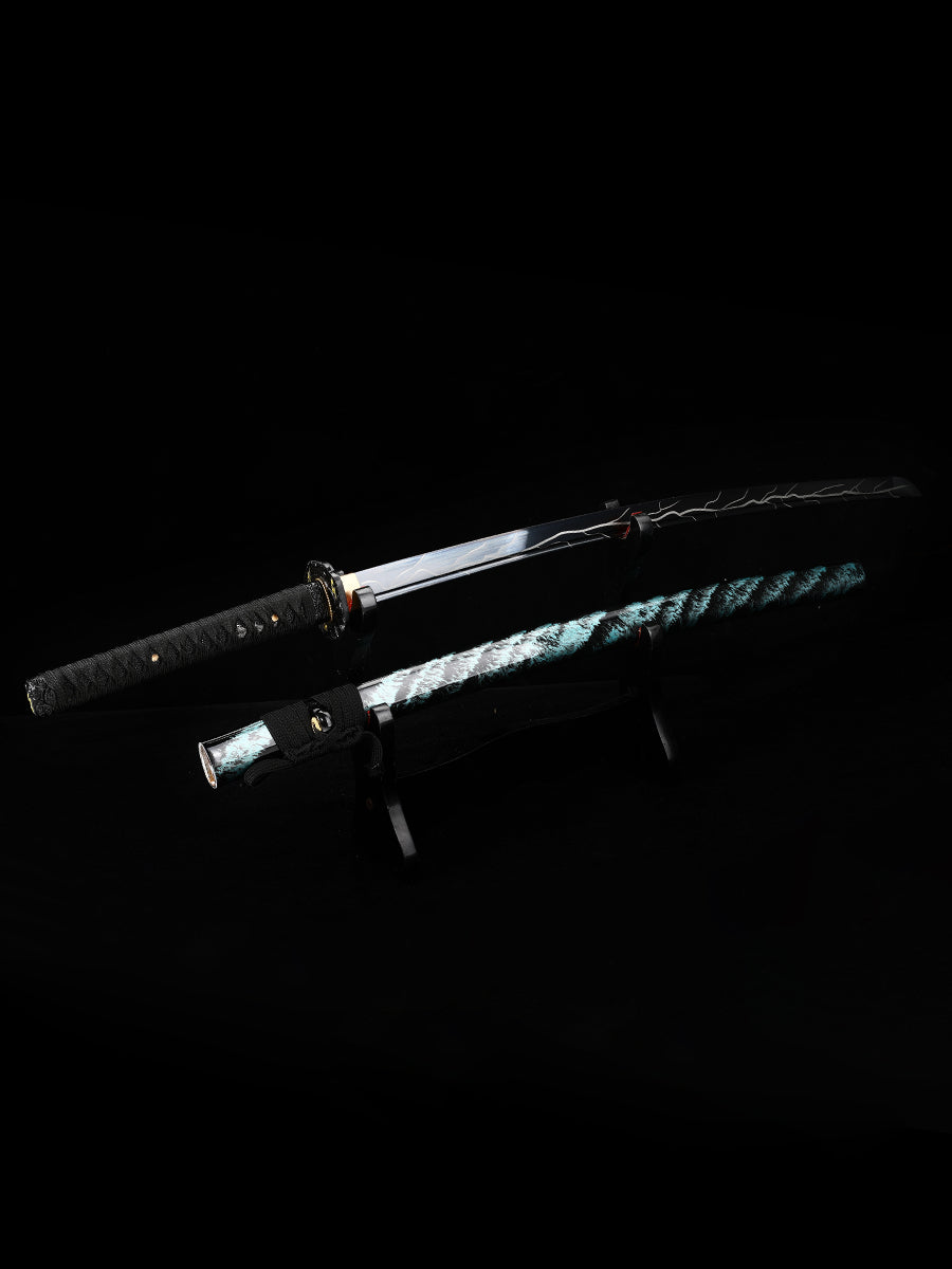 (83) Handcrafted authentic Japanese Samurai Sword 1060 steel roast black blue black sheath cool style