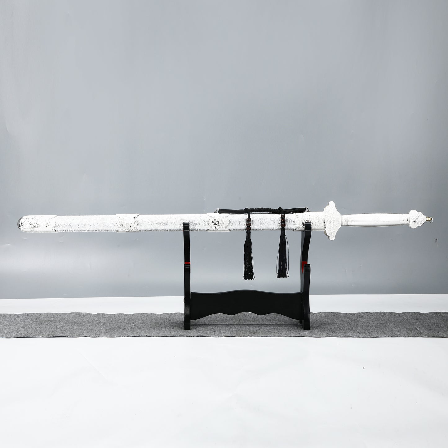 Handcrafted Han Dynasty sword made of 1095 steel with a white sheath for collection and gift giving