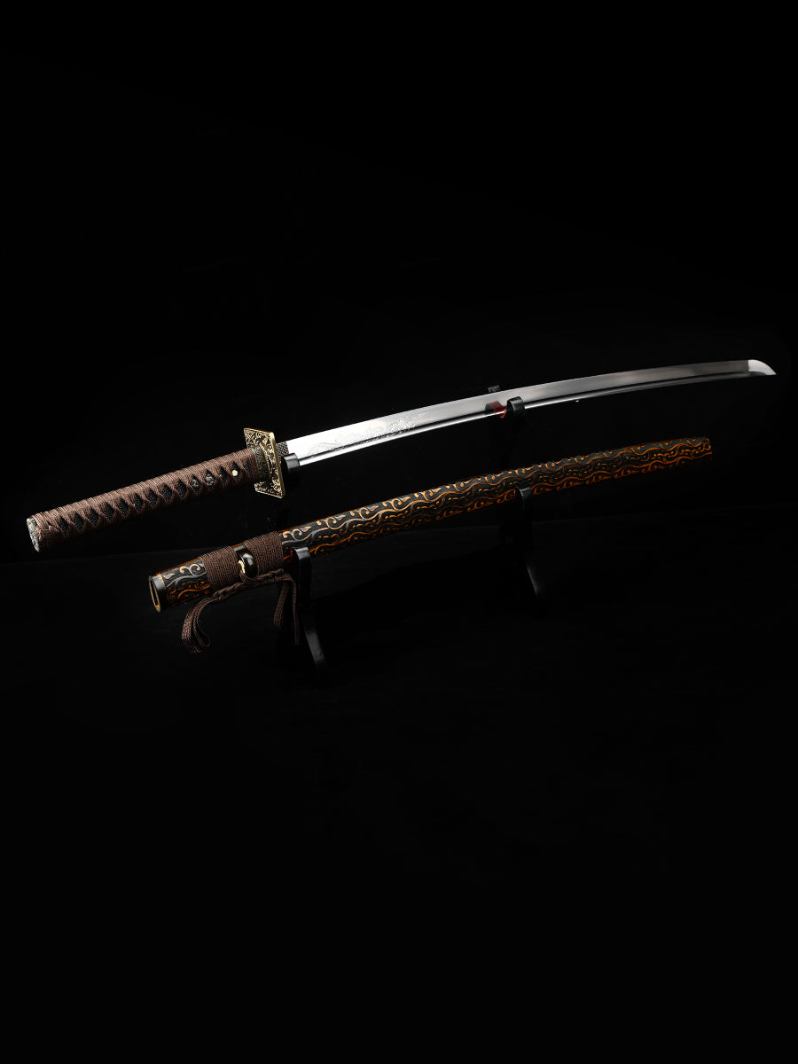 Japanese samurai sword with 1095 steel blade, hand carved dragon exquisite sheath