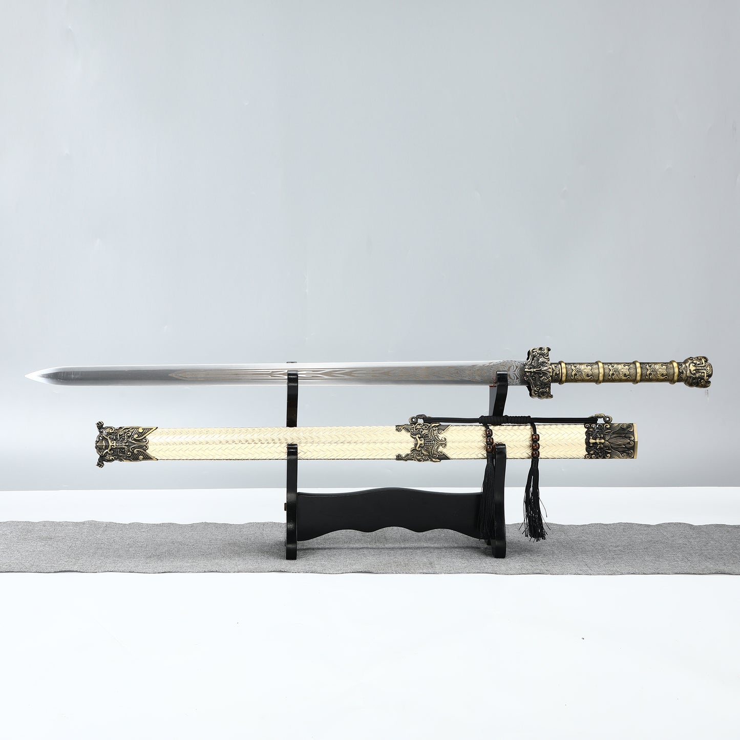 Chinese handmade Han Dynasty 1095 steel sword, used for collection and gift giving