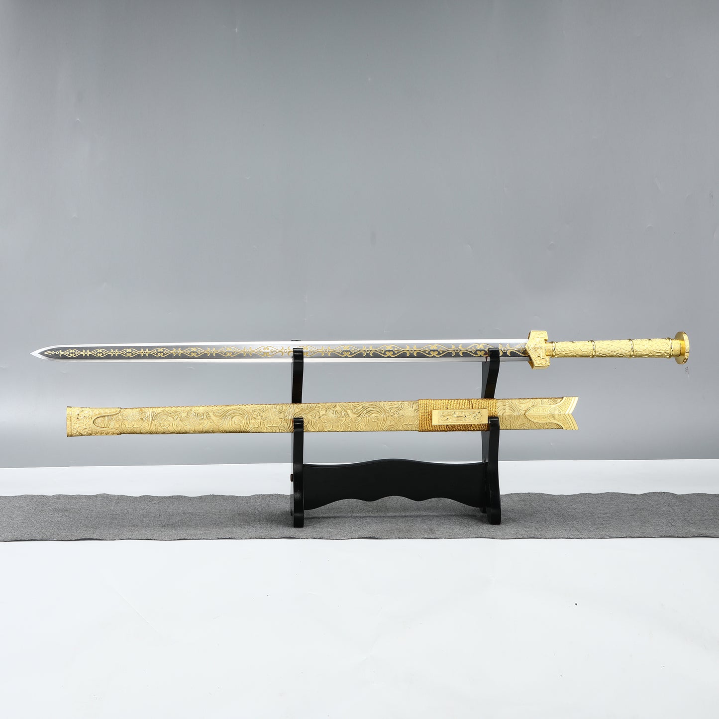 Chinese handmade straight double-edged sword 1095 high manganese steel gold sheath