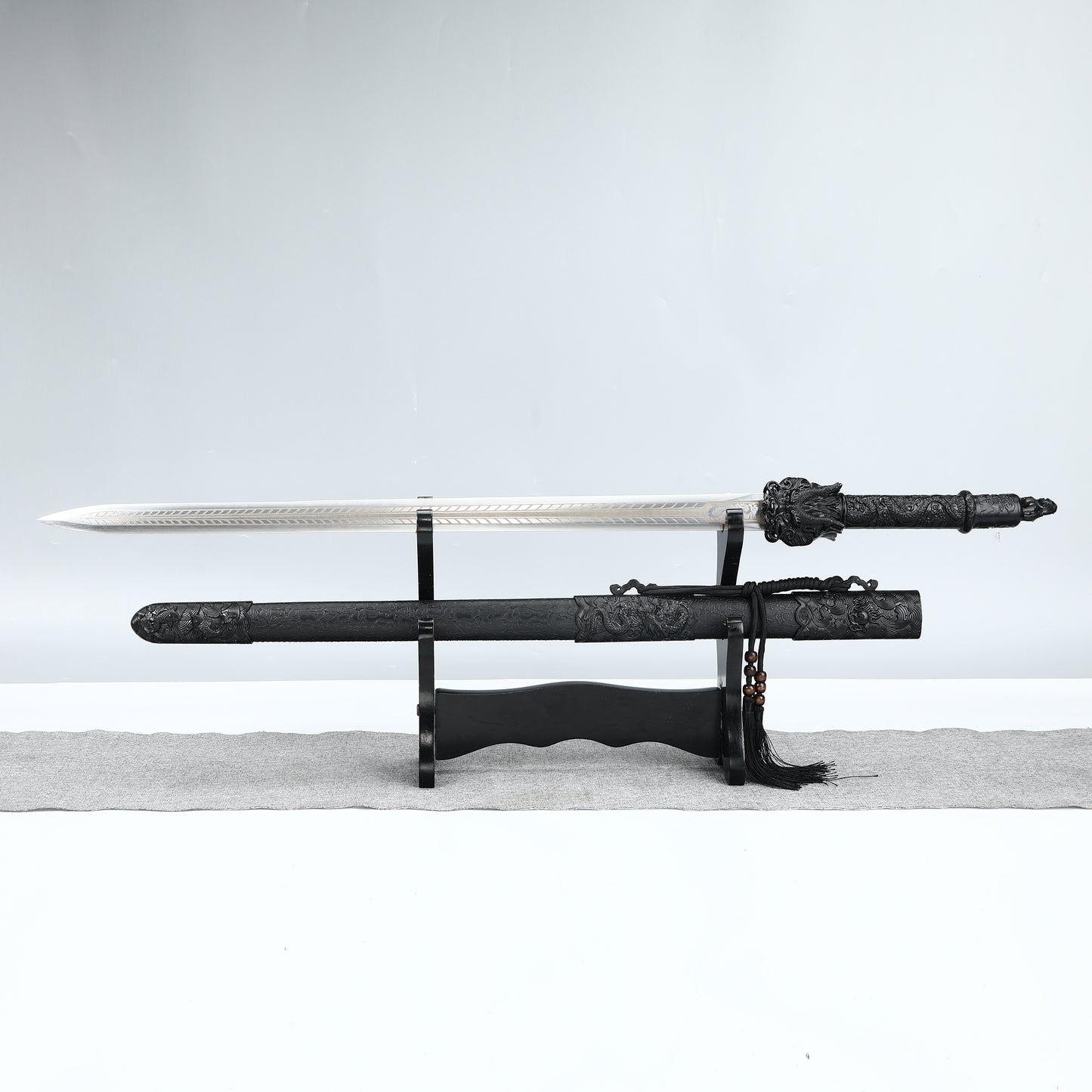 Handmade Chinese Black Dragon Theme Full Tang Han Dynasty Real Chinese Swords