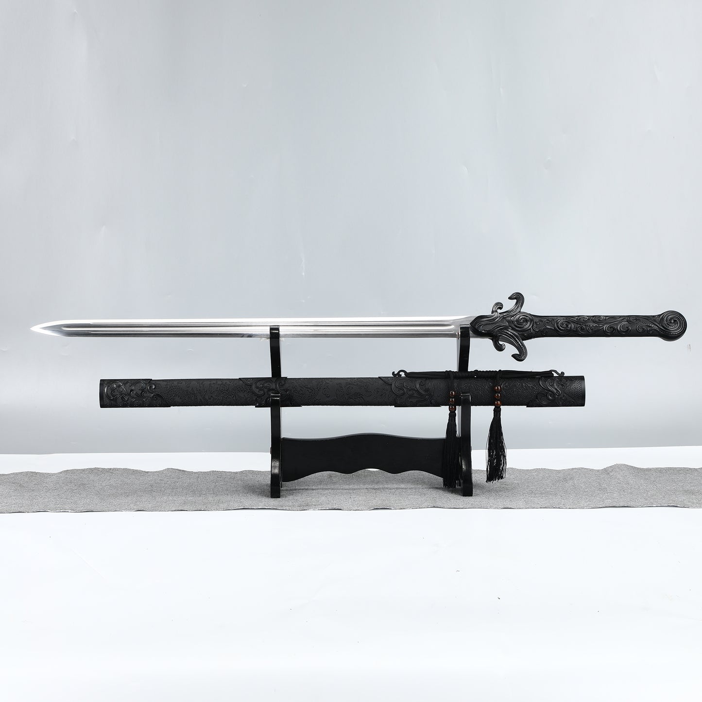 Black Sword, a handmade Han Dynasty sword made of 1095 steel in China, used for collection and gift giving