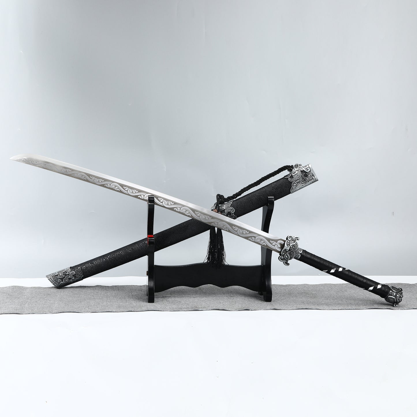 Tang Dynasty Sword Chinese Blade High Carbon Steel Black Dragon Pattern Sheath