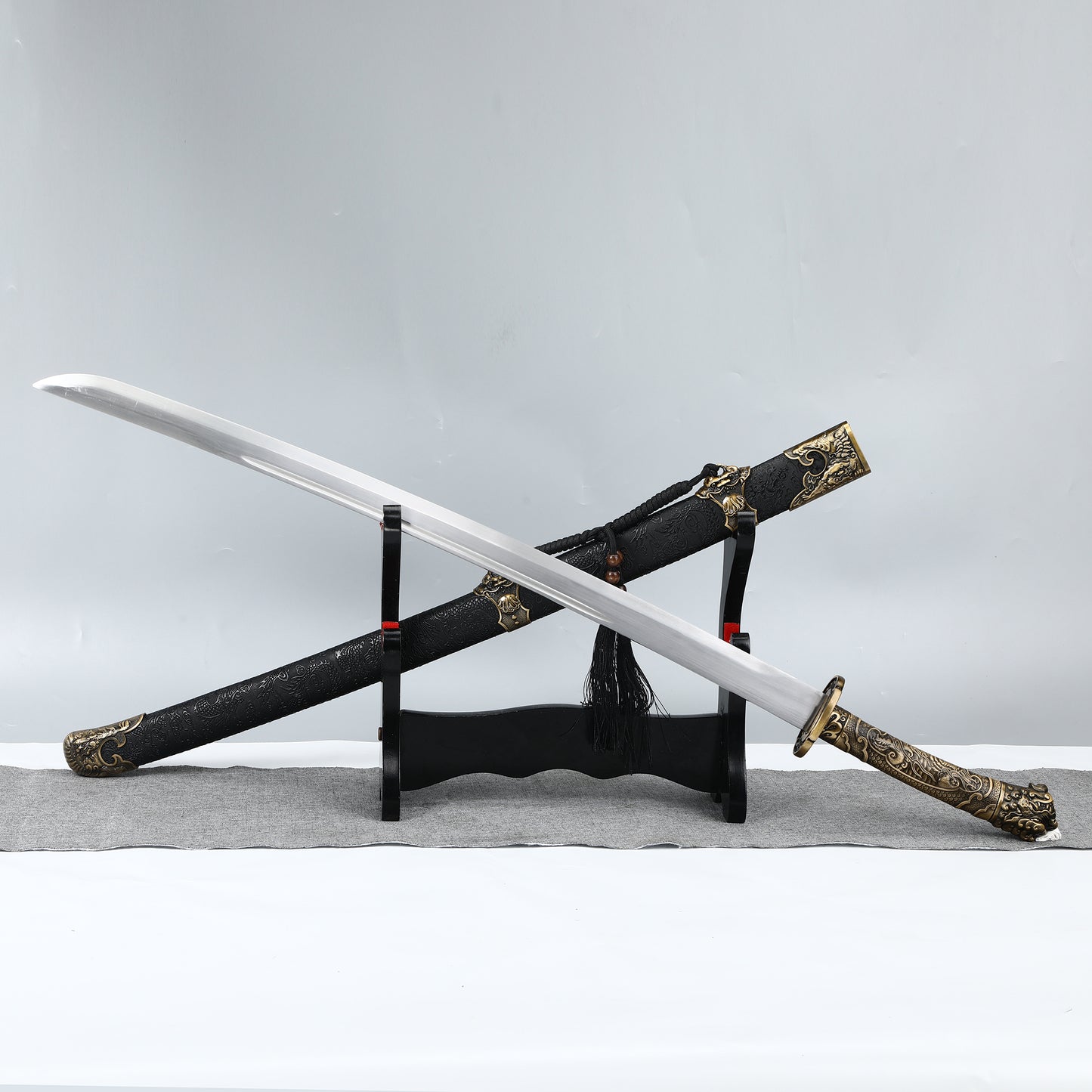 Chinese straight knife Tang knife film and television knife decoration knife 1095 steel manufacturing dragon pattern scabbard