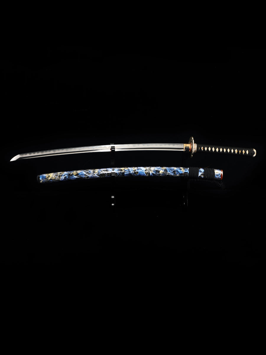 (34)Authentic Japanese knife made of T10 steel, with a blade made of clamped steel, hand forged and sharpened, high-end collectible