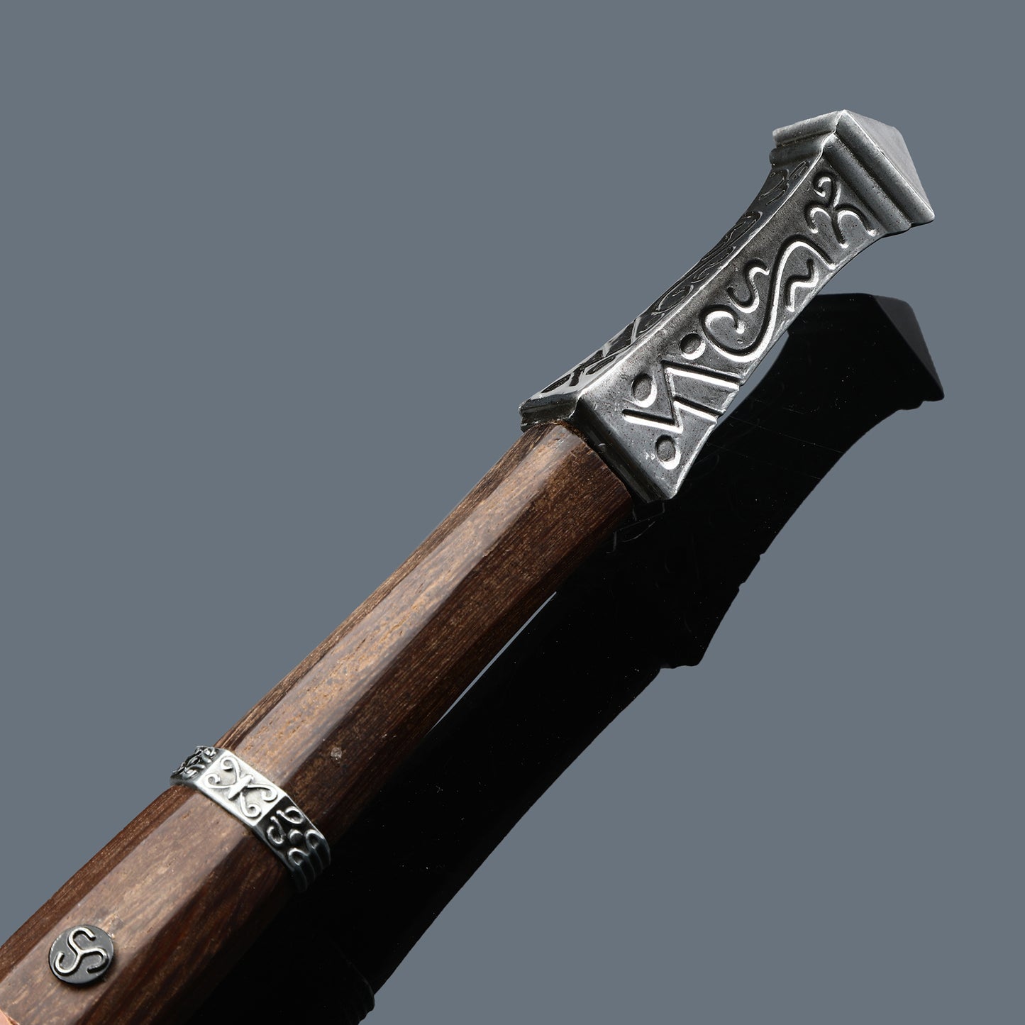 (17)EUROPEAN SWORD