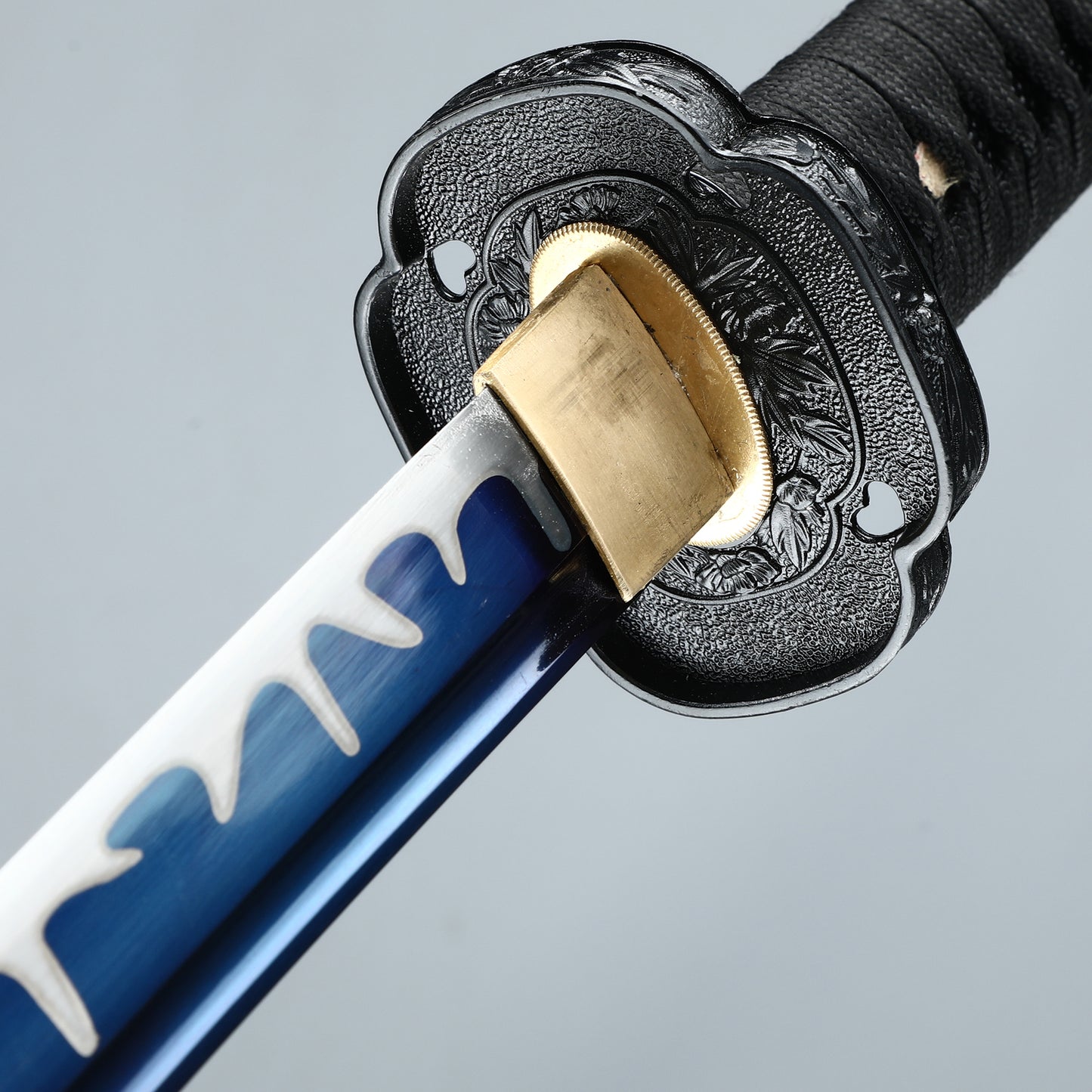 (3)The real katana sword with the blue body tachi