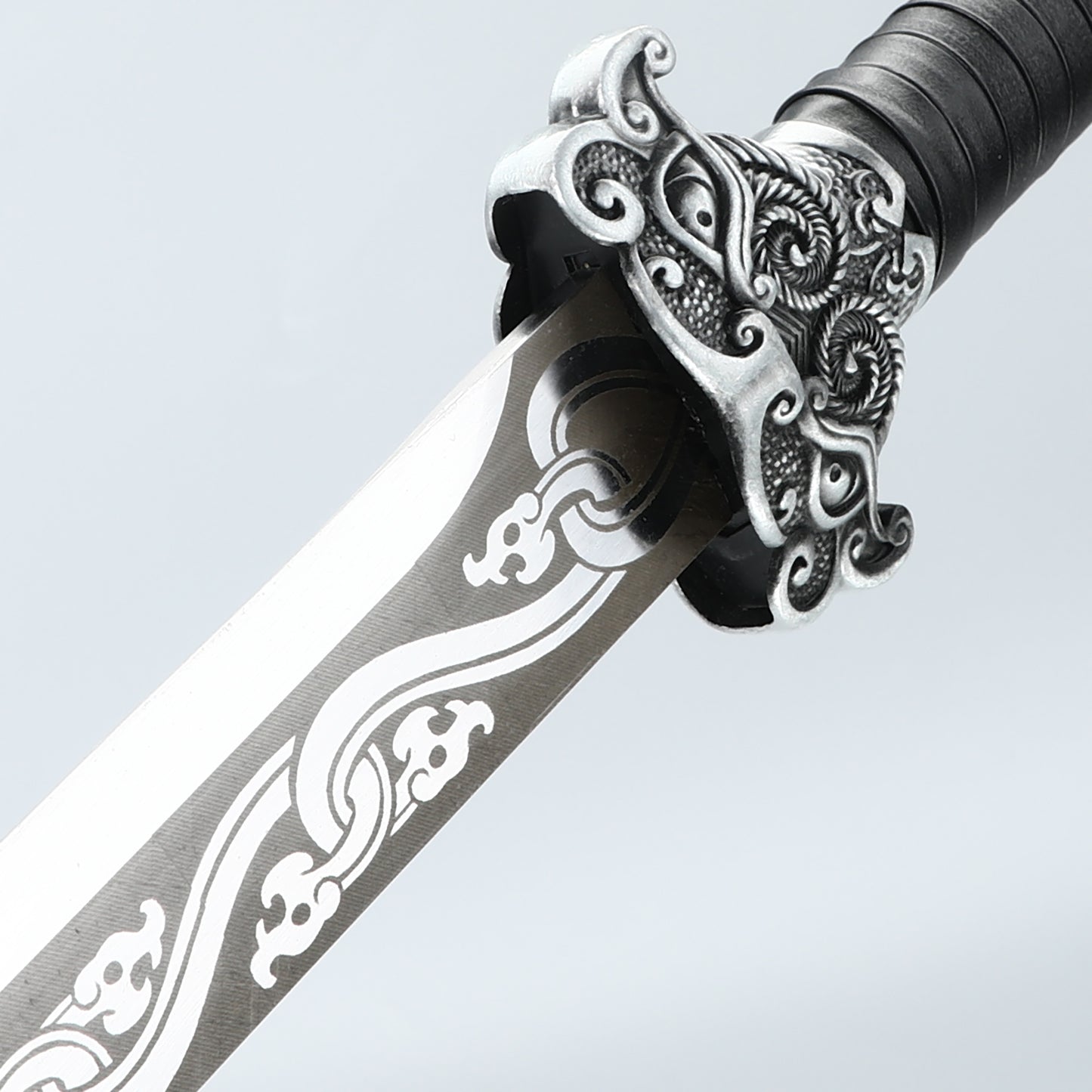 Tang Dynasty Sword Chinese Blade High Carbon Steel Black Dragon Pattern Sheath