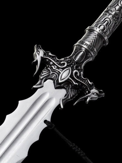 Eighteen weapons: Dragon Gallbladder Bright Silver Spear