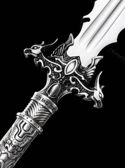 Eighteen weapons: Dragon Gallbladder Bright Silver Spear