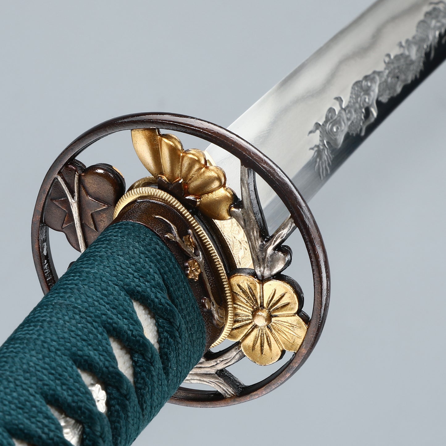 HERO SWORD Cool Green Japanese Katana Sword Handmade Clay Tempered T10 Steel Razor Sharp Samurai Sword Real Hamon Battle Ready