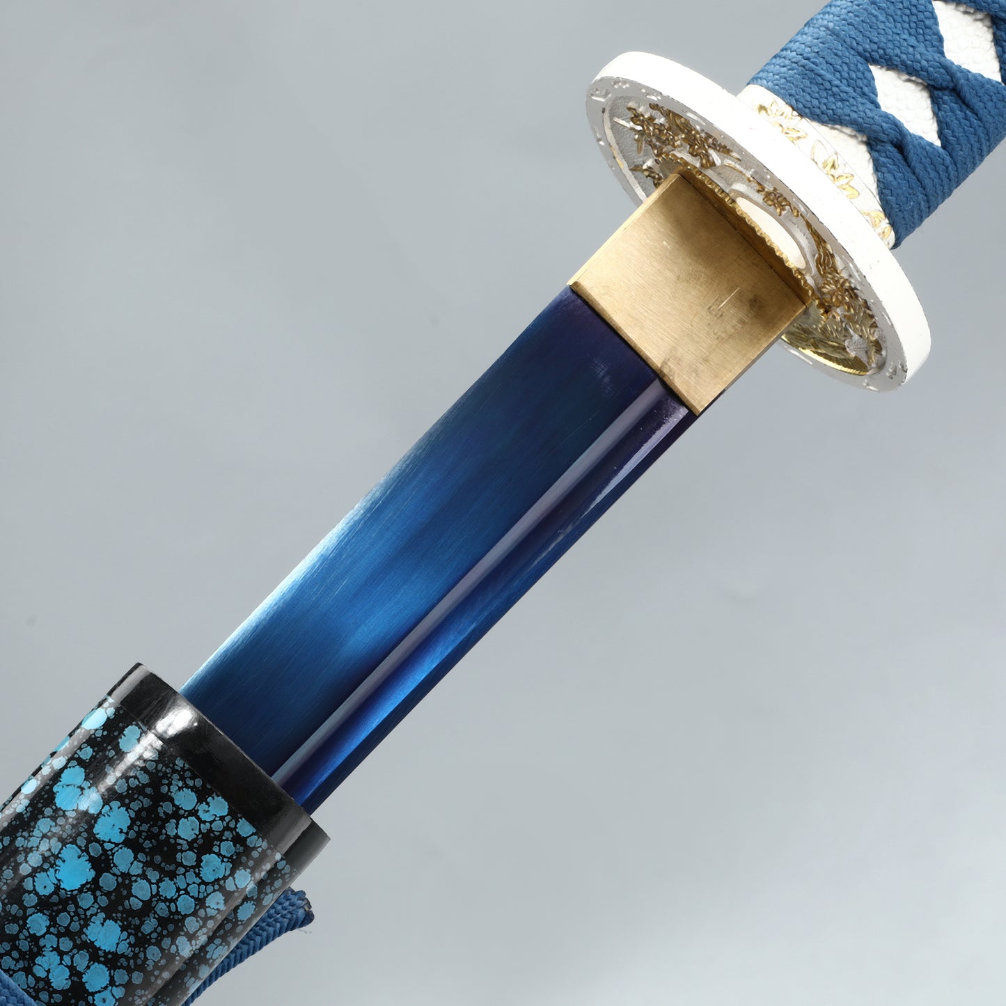 (62)Handmade authentic Japanese Samurai Sword 1060 steel baked black with blue-black sheath