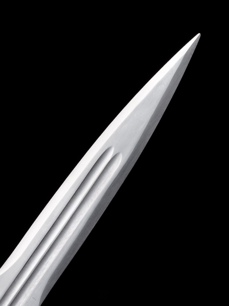 Eighteen weapons: Dragon Gallbladder Bright Silver Spear