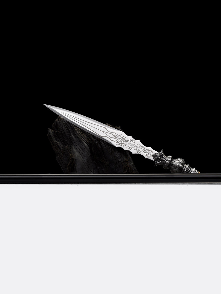 Eighteen weapons: Lotus Spear 444