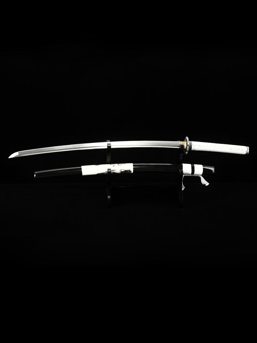 Japanese samurai sword made of 1095 steel