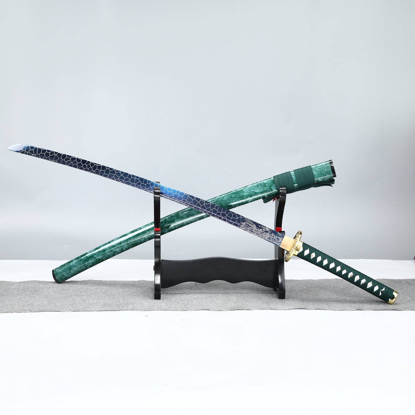 (40) Handmade authentic Japanese Samurai Sword 1060 steel baked blue with green Saya