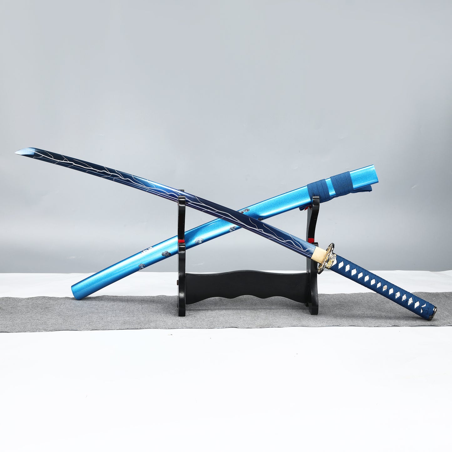 (63)Handmade authentic Japanese Samurai Sword 1060 steel grilled blue with blue sheath dreamlike style