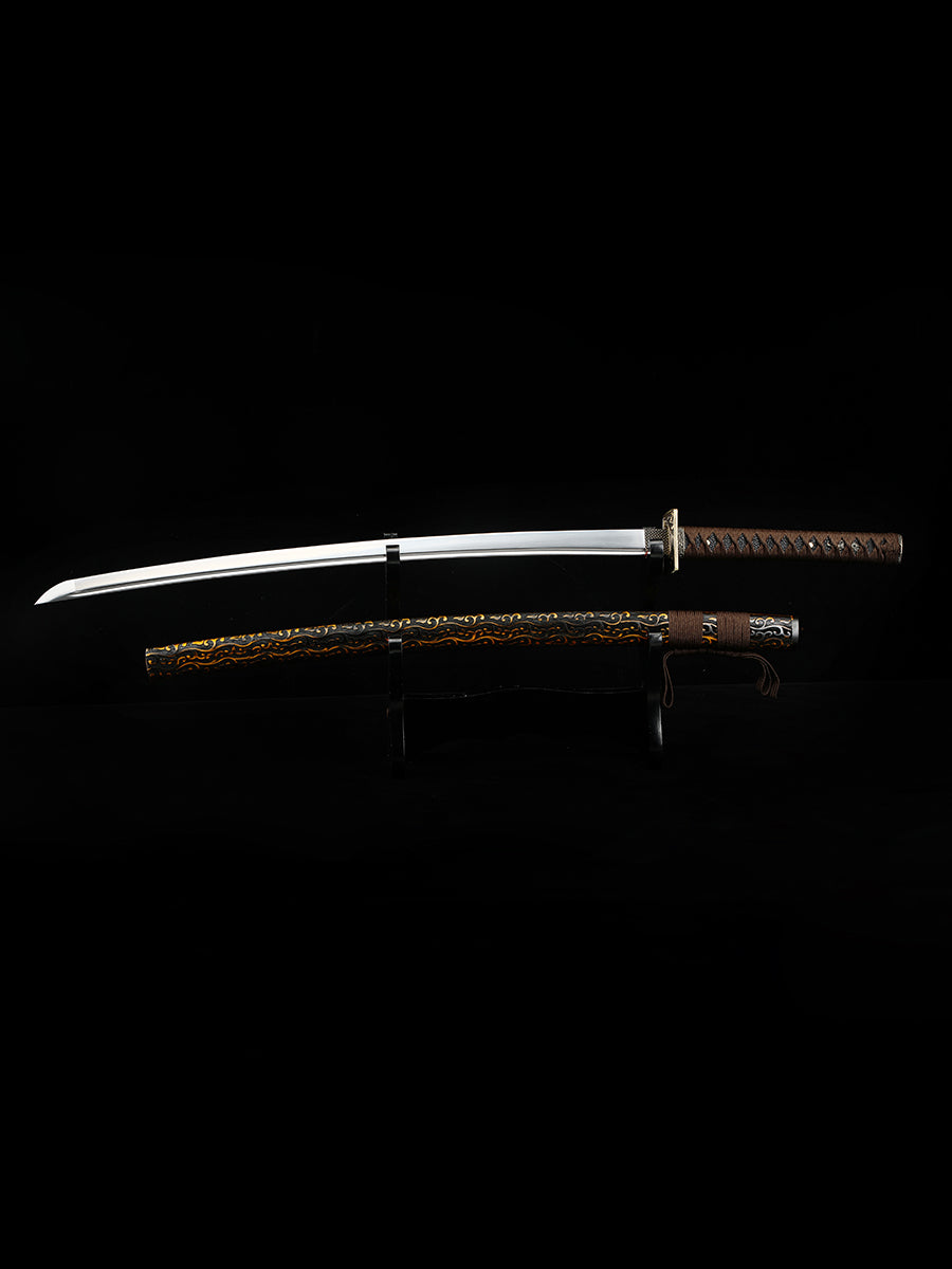 Japanese samurai sword with 1095 steel blade, hand carved dragon exquisite sheath