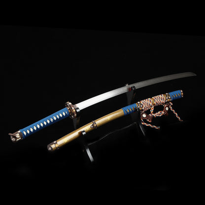 Hand forging Damascus steel feather pattern to make yellow sheath